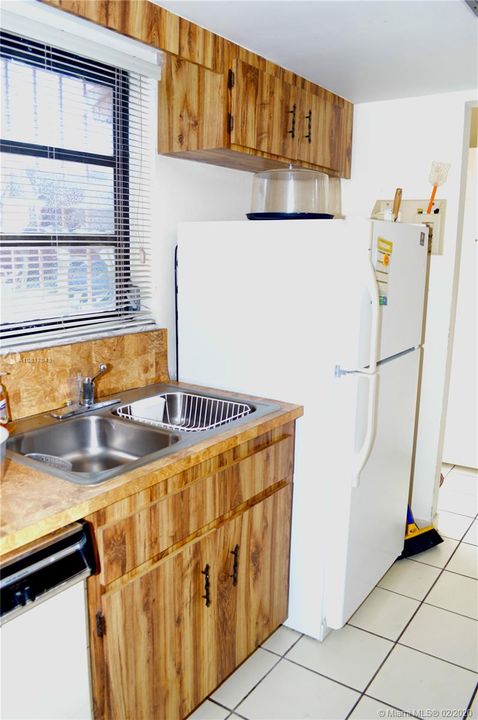 Vendido Recientemente: $218,900 (2 camas, 1 baños, 960 Pies cuadrados)