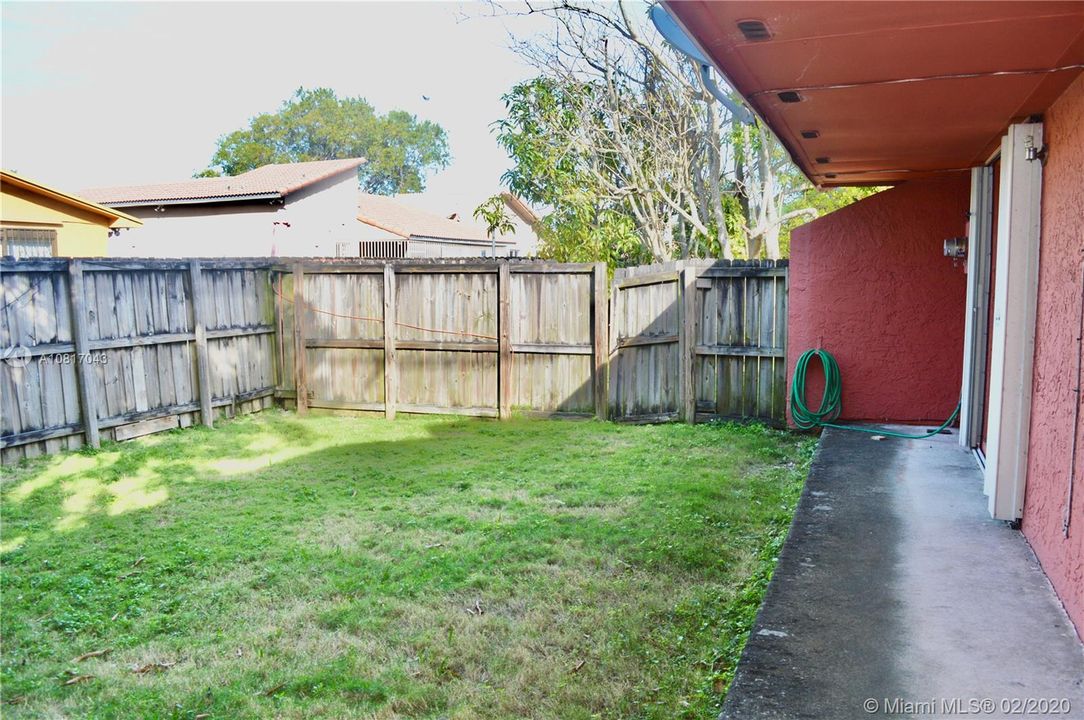 Vendido Recientemente: $218,900 (2 camas, 1 baños, 960 Pies cuadrados)