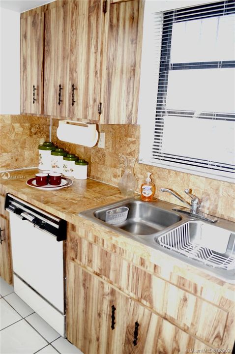 Vendido Recientemente: $218,900 (2 camas, 1 baños, 960 Pies cuadrados)