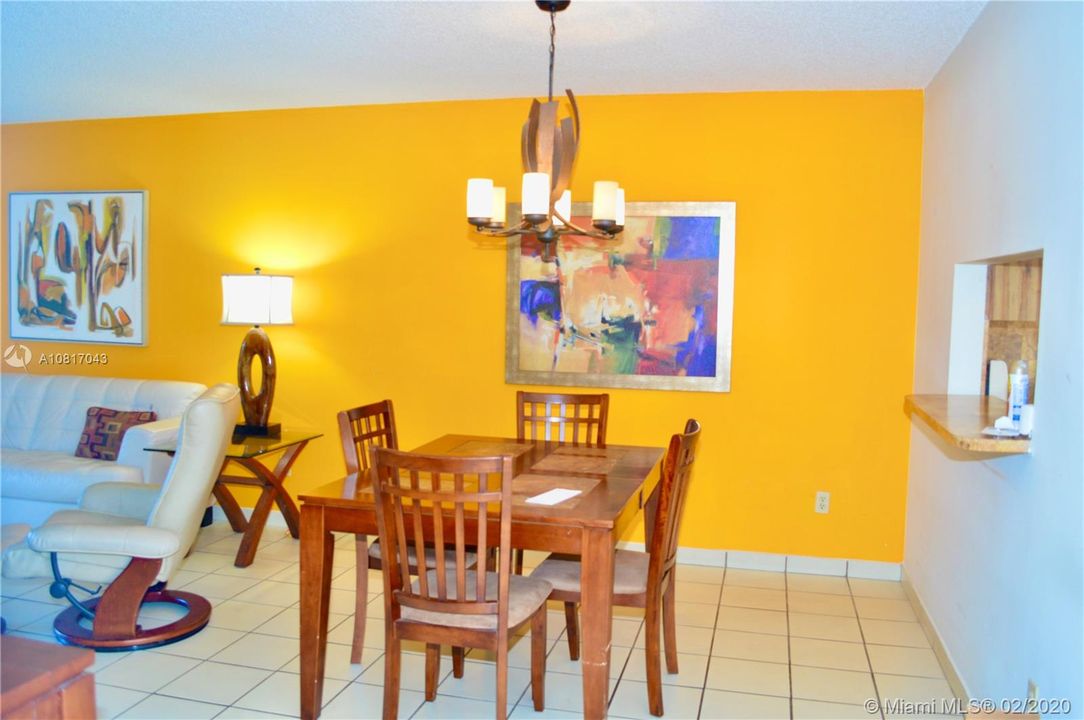 Vendido Recientemente: $218,900 (2 camas, 1 baños, 960 Pies cuadrados)