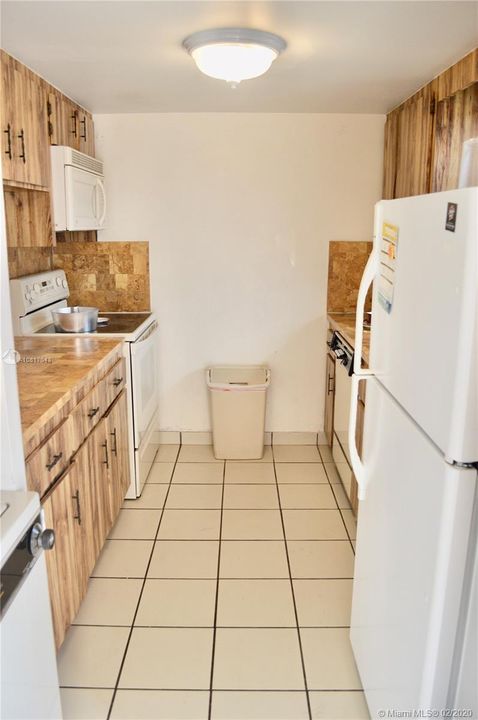 Vendido Recientemente: $218,900 (2 camas, 1 baños, 960 Pies cuadrados)