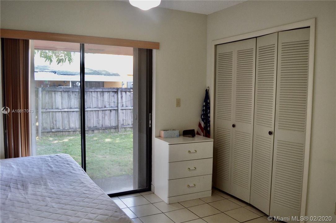 Vendido Recientemente: $218,900 (2 camas, 1 baños, 960 Pies cuadrados)