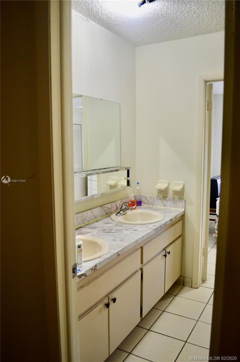 Vendido Recientemente: $218,900 (2 camas, 1 baños, 960 Pies cuadrados)