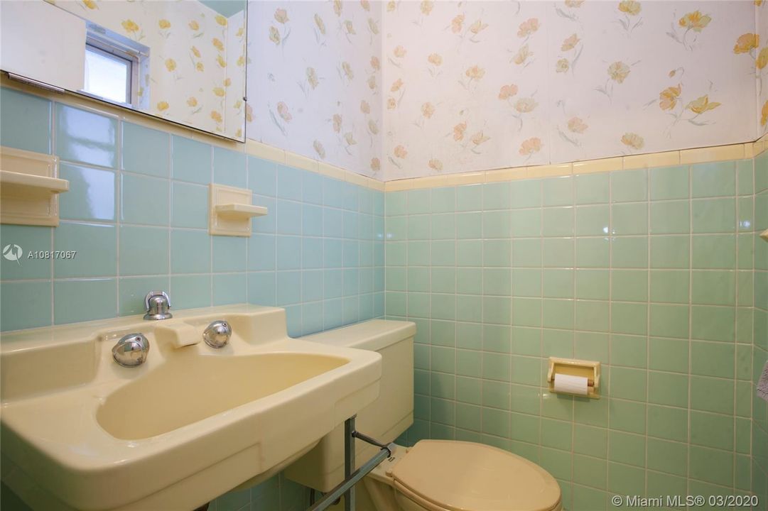 POWDER ROOM