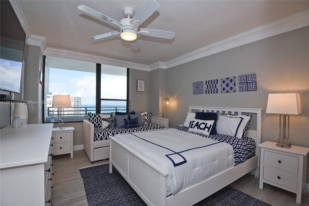 For Rent: $6,000 (2 beds, 2 baths, 1370 Square Feet)