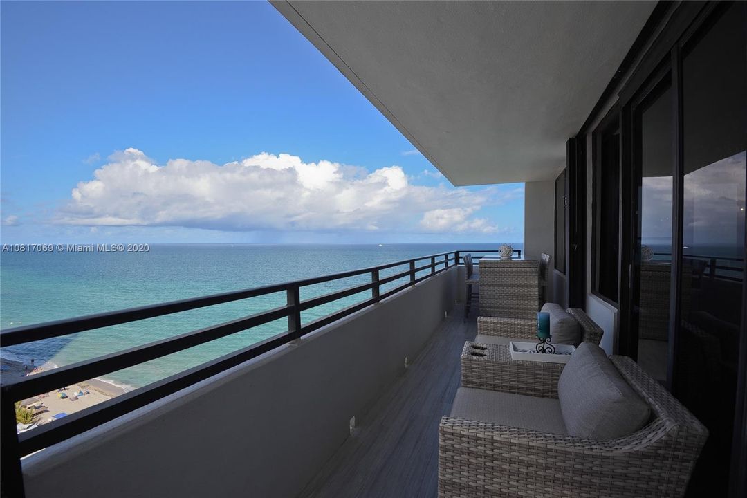 For Rent: $6,000 (2 beds, 2 baths, 1370 Square Feet)