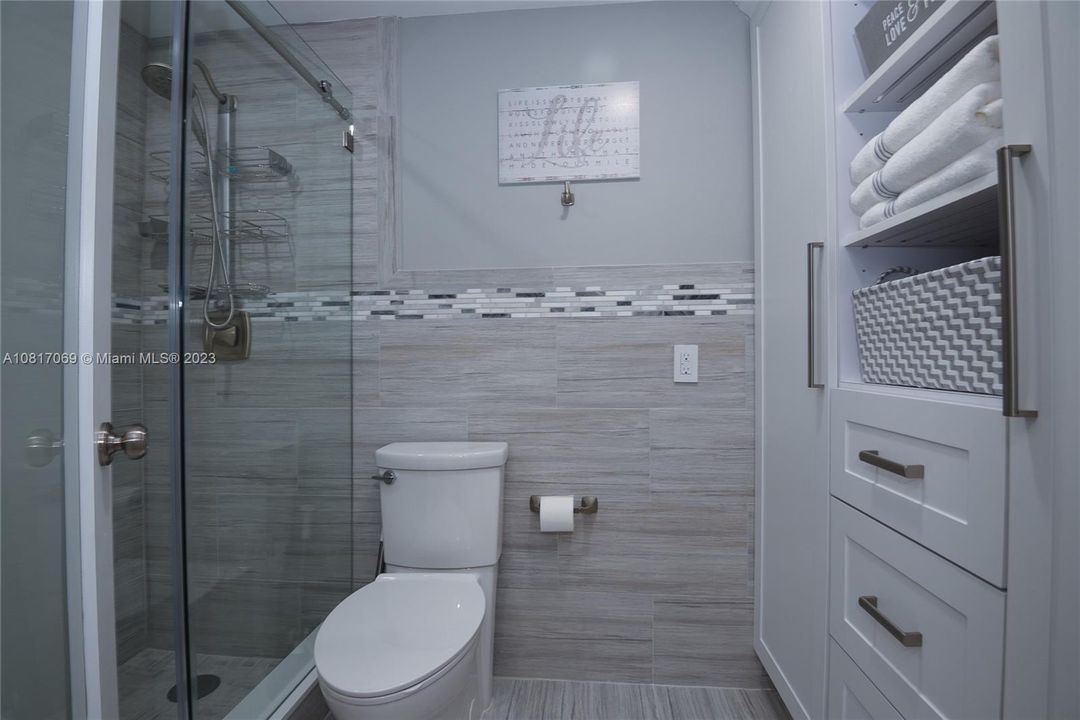 For Rent: $6,000 (2 beds, 2 baths, 1370 Square Feet)