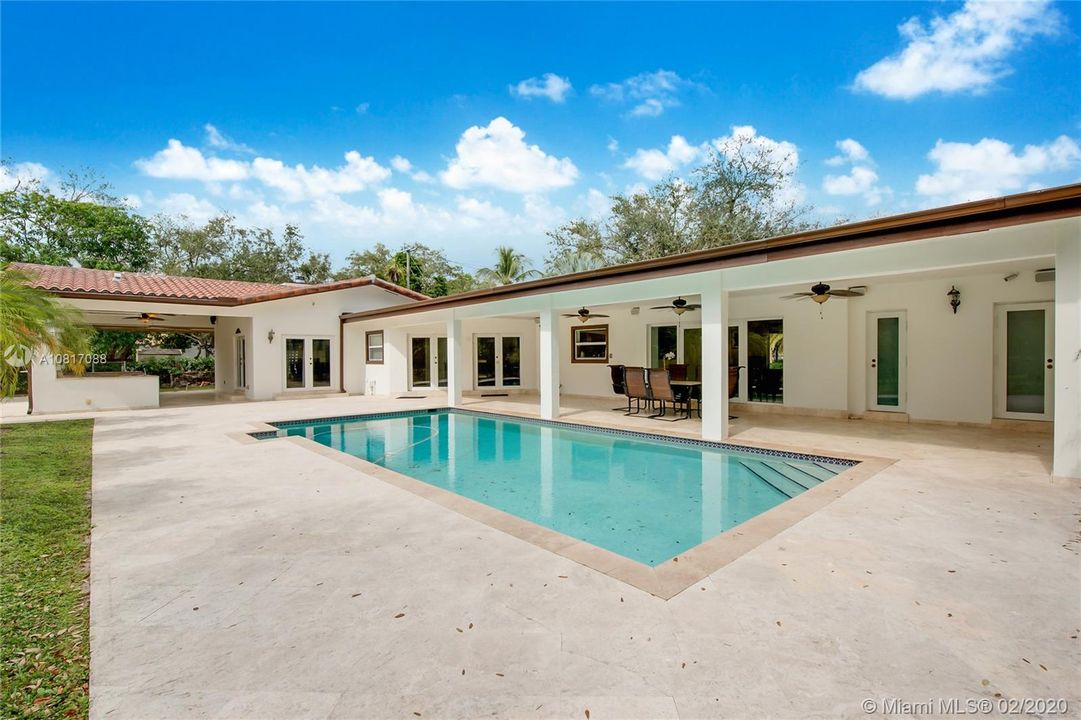Recently Sold: $939,000 (4 beds, 3 baths, 2860 Square Feet)
