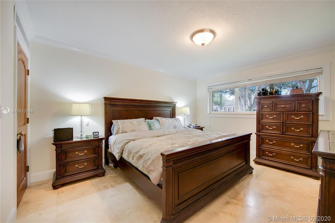 Recently Sold: $939,000 (4 beds, 3 baths, 2860 Square Feet)