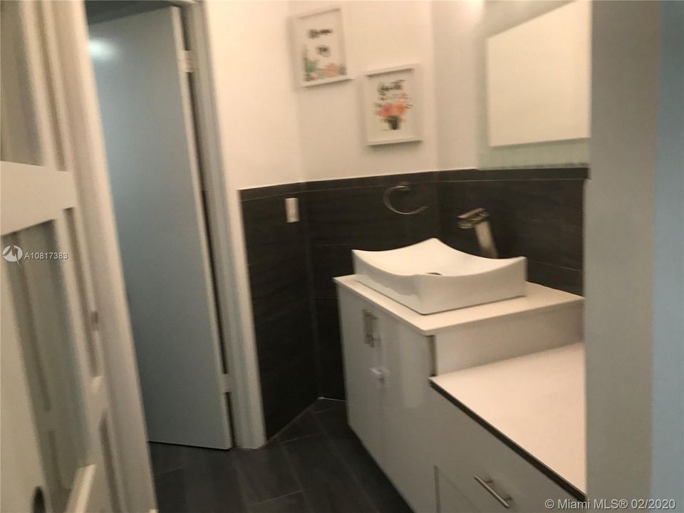 Недавно продано: $260,000 (2 спален, 2 ванн, 1090 Квадратных фут)