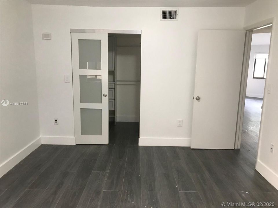 Недавно продано: $260,000 (2 спален, 2 ванн, 1090 Квадратных фут)