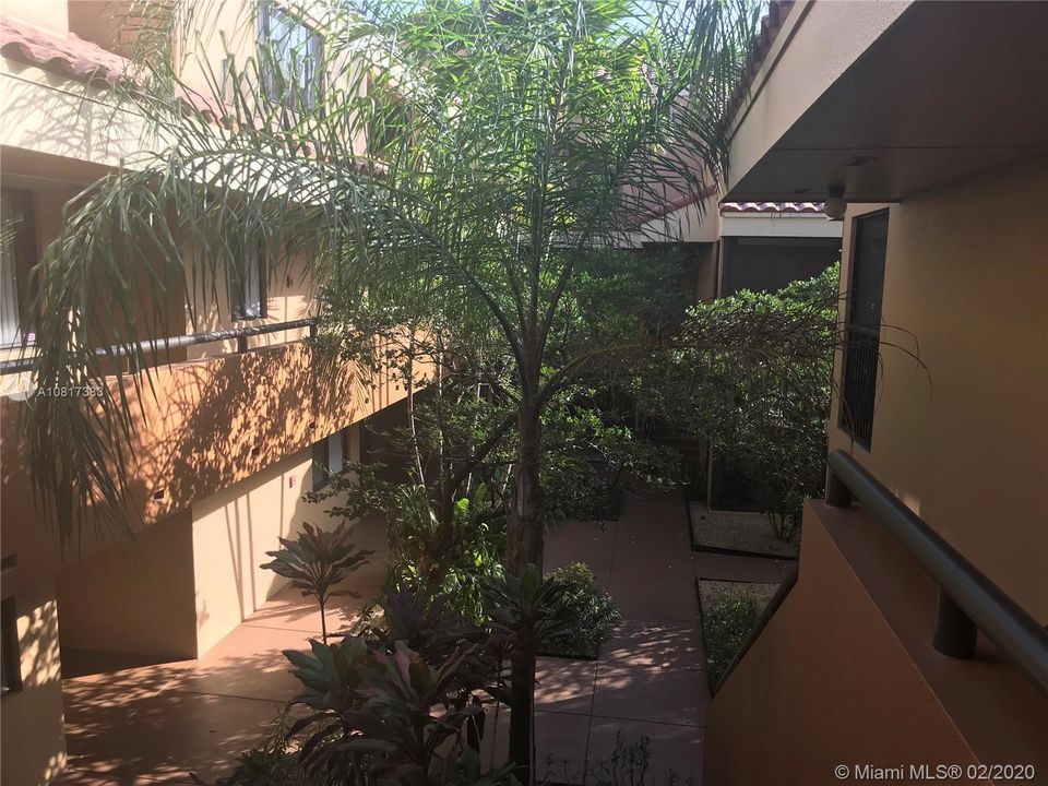 Недавно продано: $260,000 (2 спален, 2 ванн, 1090 Квадратных фут)