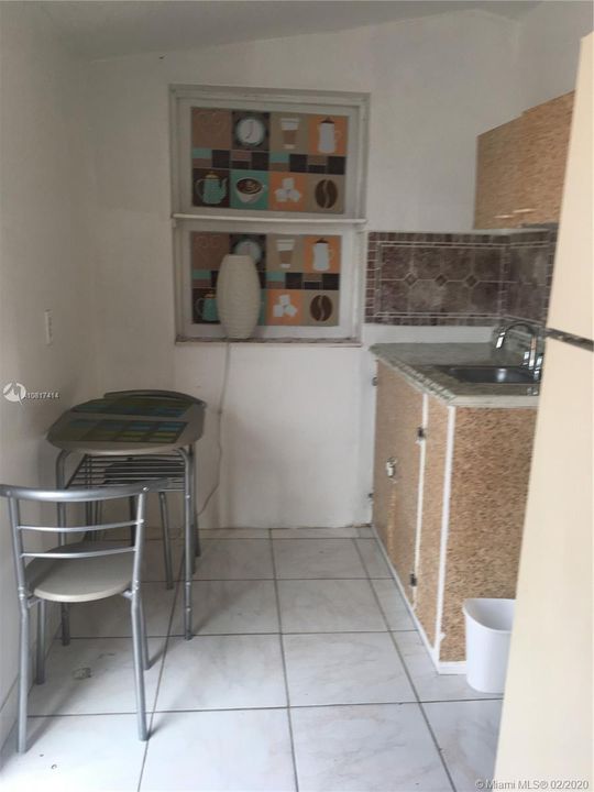 Recently Rented: $750 (0 beds, 1 baths, 841 Square Feet)