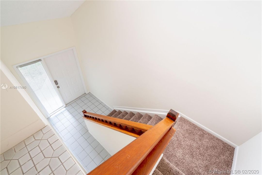 Vendido Recientemente: $245,900 (3 camas, 2 baños, 1330 Pies cuadrados)