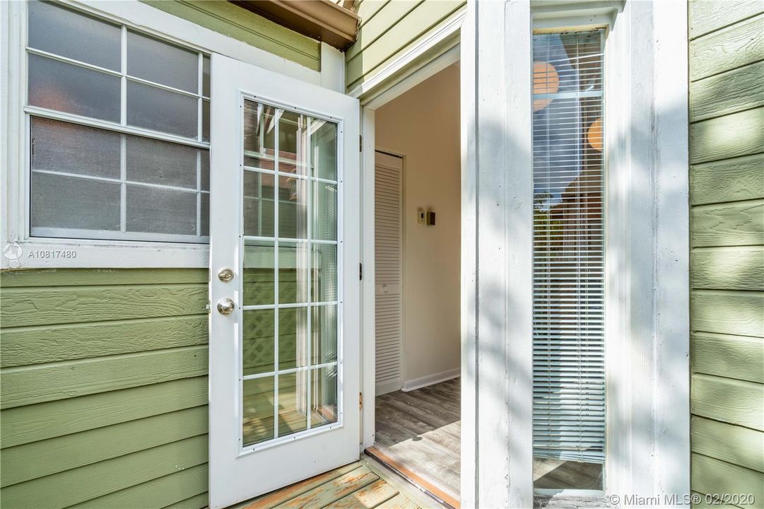 Vendido Recientemente: $245,900 (3 camas, 2 baños, 1330 Pies cuadrados)
