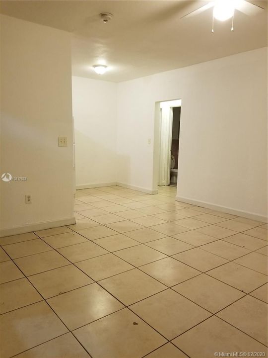 Recently Rented: $850 (1 beds, 1 baths, 540 Square Feet)