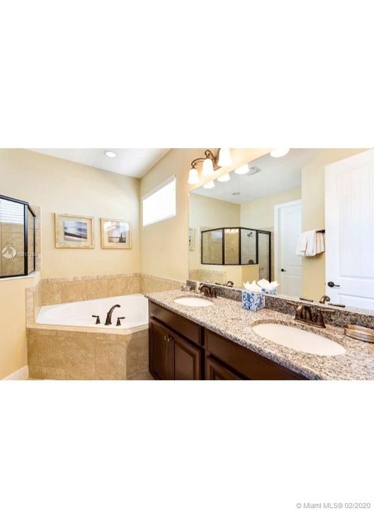 Recently Sold: $560,000 (5 beds, 5 baths, 3401 Square Feet)