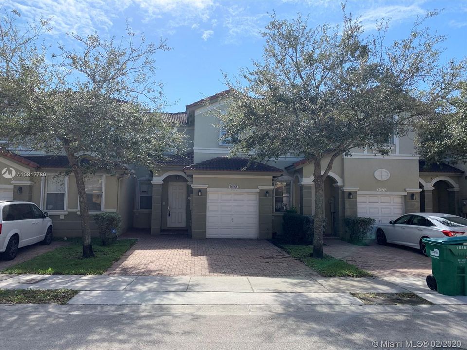 Recently Sold: $335,000 (3 beds, 2 baths, 1683 Square Feet)