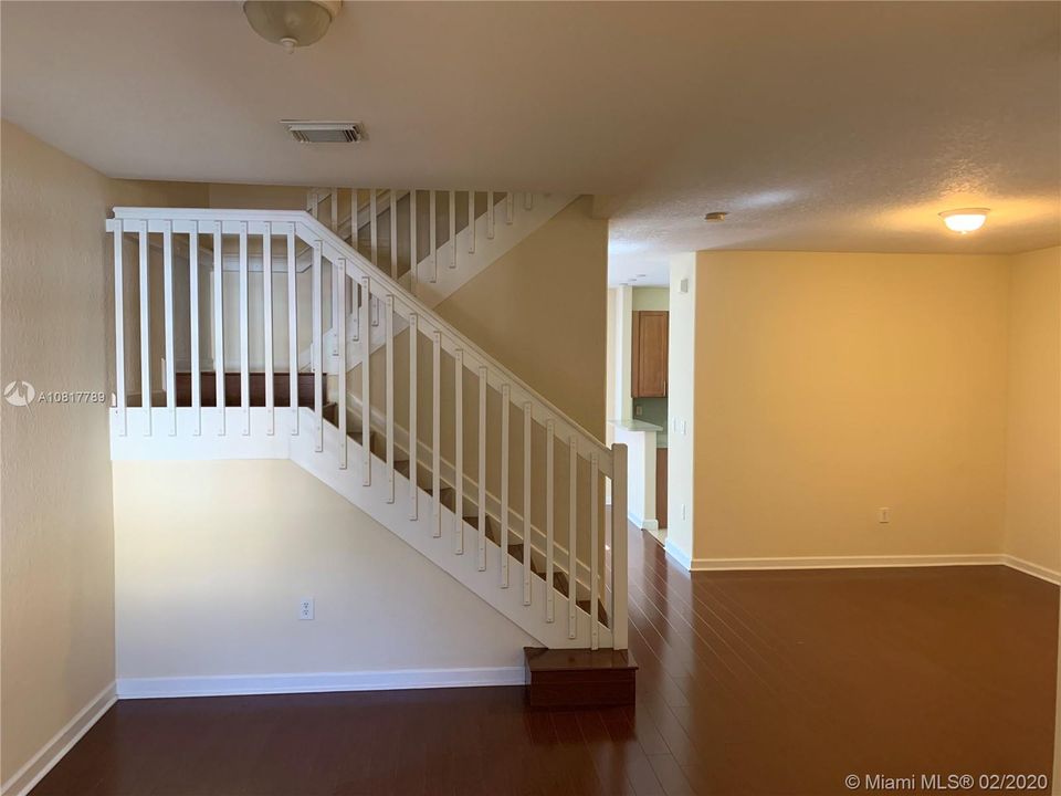 Recently Sold: $335,000 (3 beds, 2 baths, 1683 Square Feet)