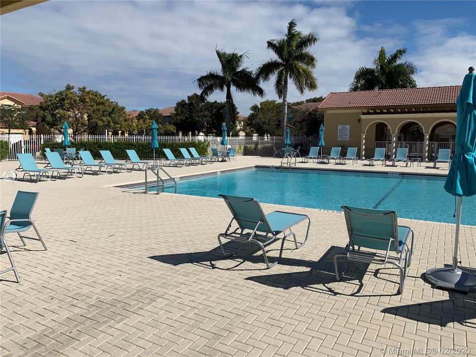 Recently Sold: $335,000 (3 beds, 2 baths, 1683 Square Feet)