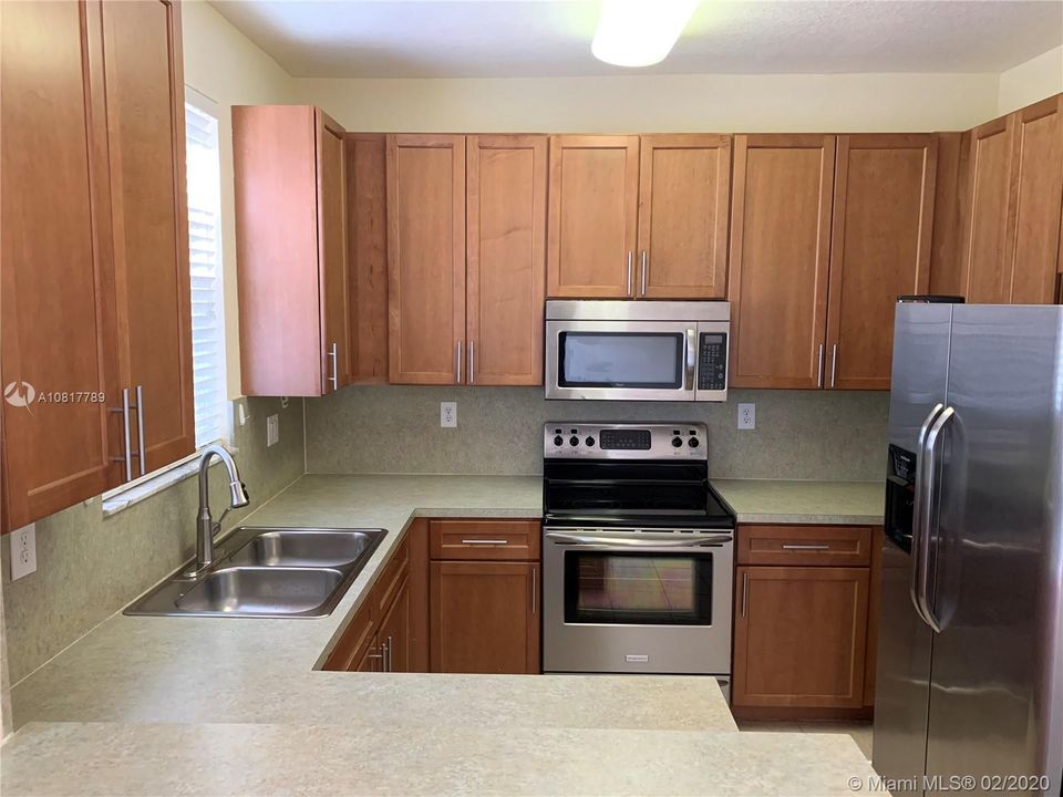 Recently Sold: $335,000 (3 beds, 2 baths, 1683 Square Feet)