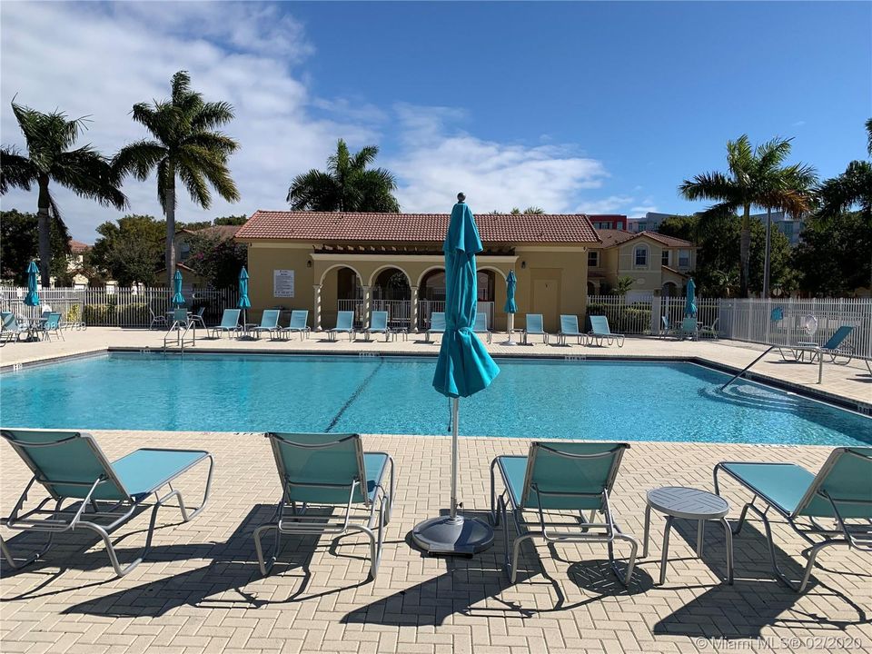 Recently Sold: $335,000 (3 beds, 2 baths, 1683 Square Feet)