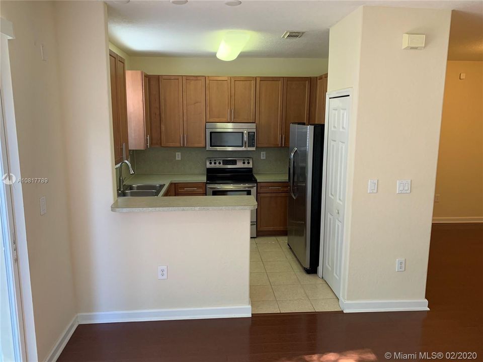 Recently Sold: $335,000 (3 beds, 2 baths, 1683 Square Feet)