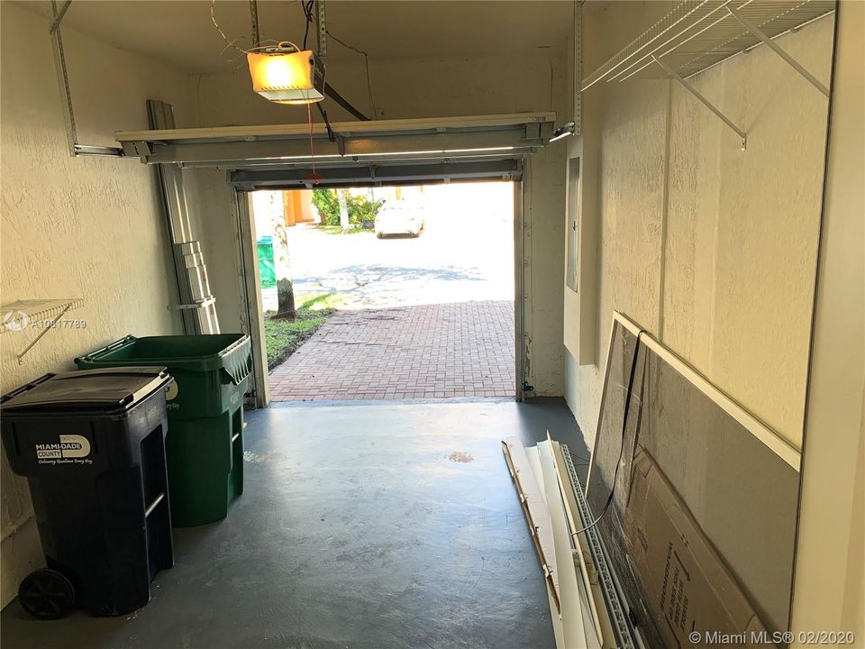 Recently Sold: $335,000 (3 beds, 2 baths, 1683 Square Feet)