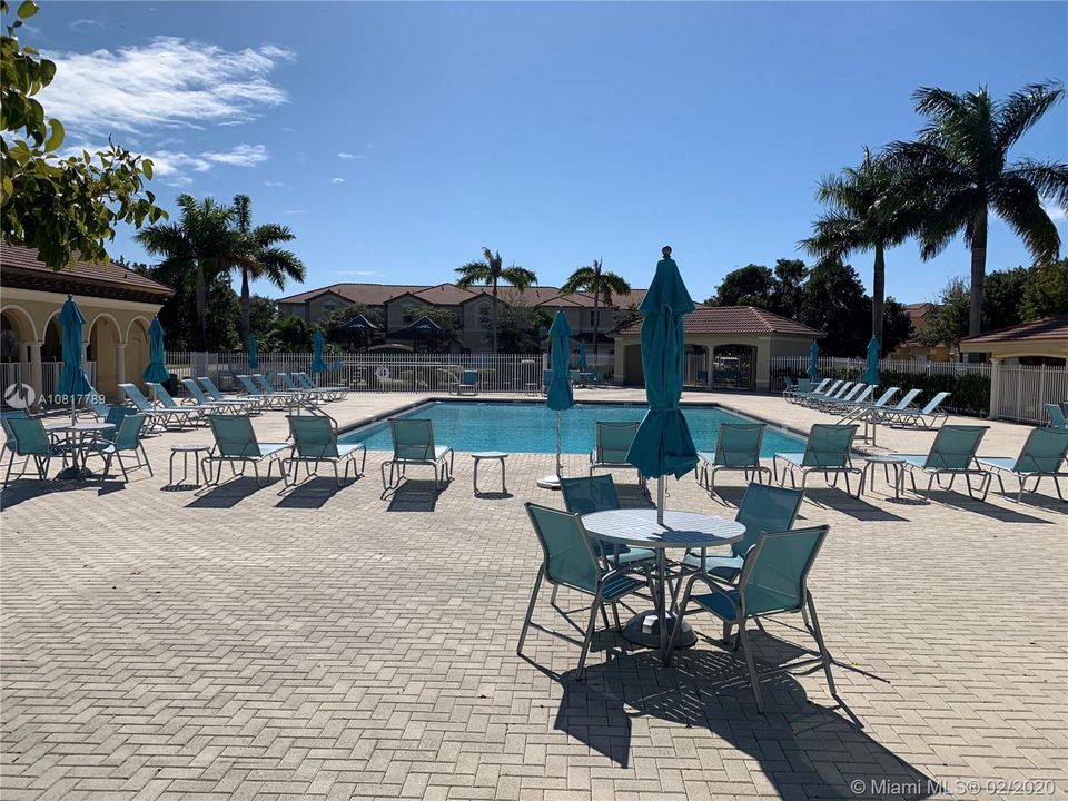 Recently Sold: $335,000 (3 beds, 2 baths, 1683 Square Feet)