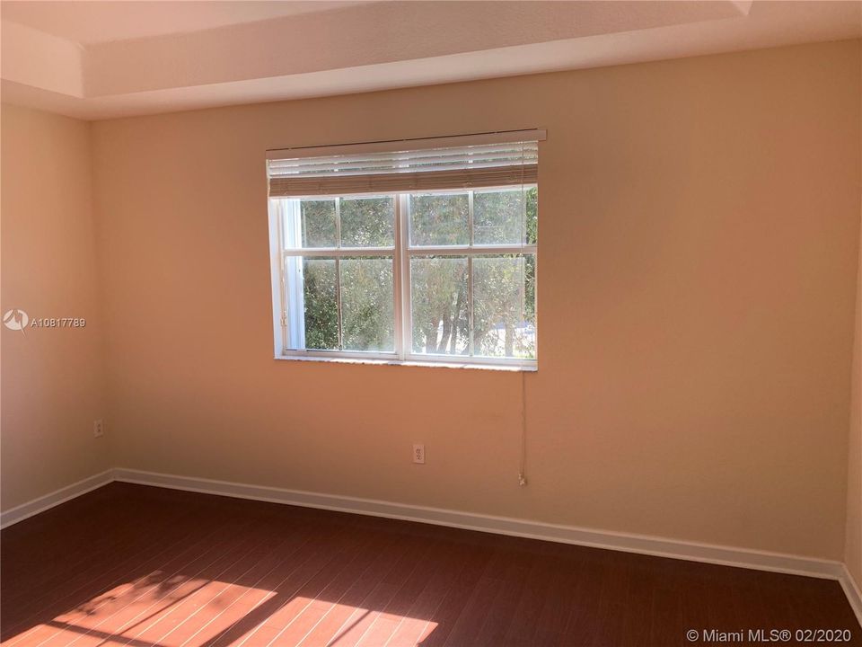 Recently Sold: $335,000 (3 beds, 2 baths, 1683 Square Feet)