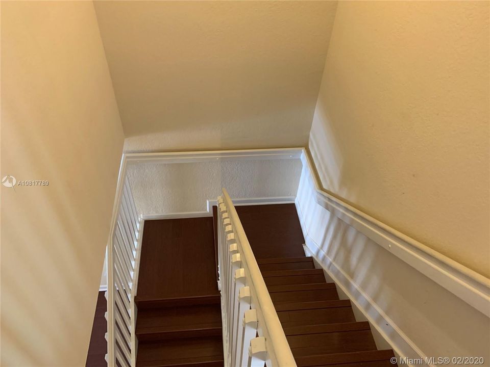 Recently Sold: $335,000 (3 beds, 2 baths, 1683 Square Feet)