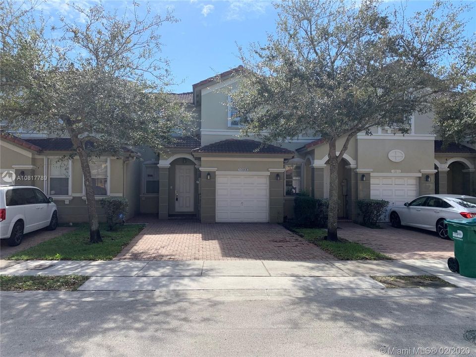 Recently Sold: $335,000 (3 beds, 2 baths, 1683 Square Feet)