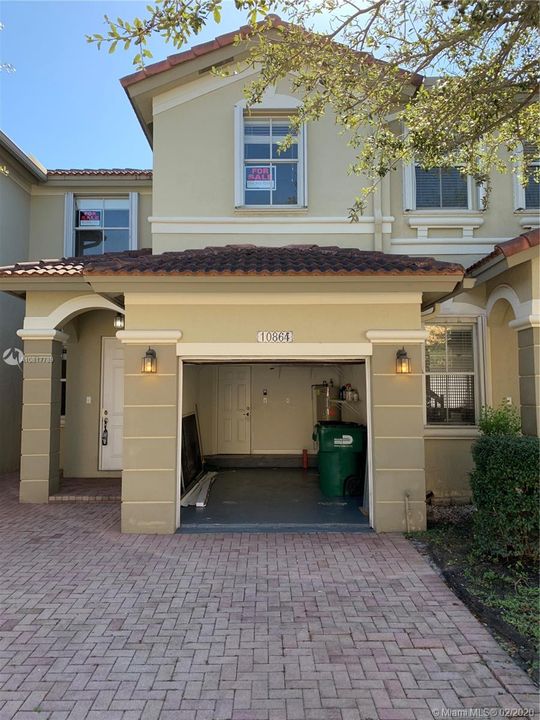 Recently Sold: $335,000 (3 beds, 2 baths, 1683 Square Feet)
