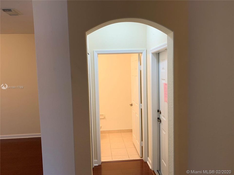 Recently Sold: $335,000 (3 beds, 2 baths, 1683 Square Feet)