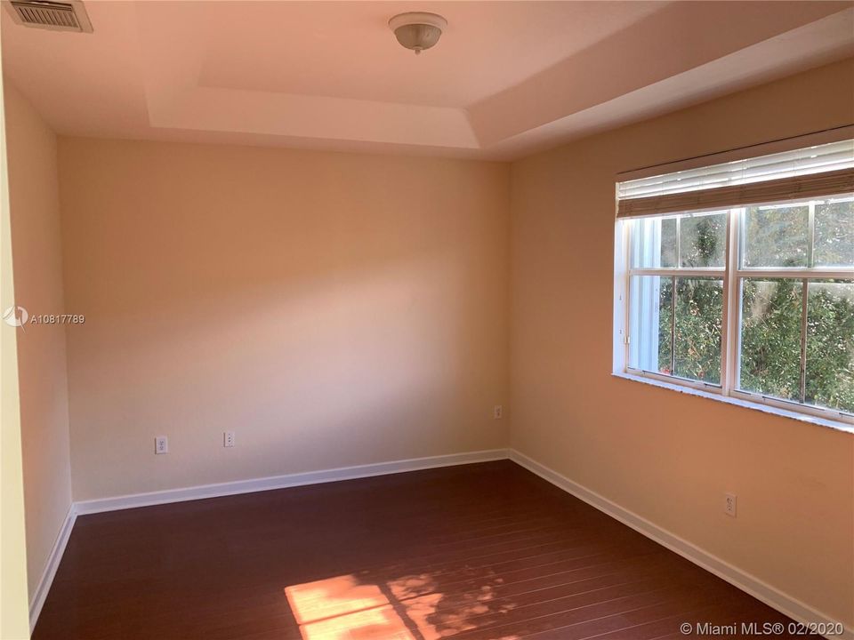 Recently Sold: $335,000 (3 beds, 2 baths, 1683 Square Feet)