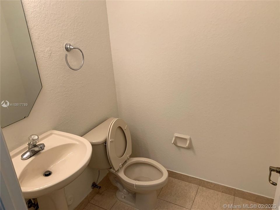 Recently Sold: $335,000 (3 beds, 2 baths, 1683 Square Feet)
