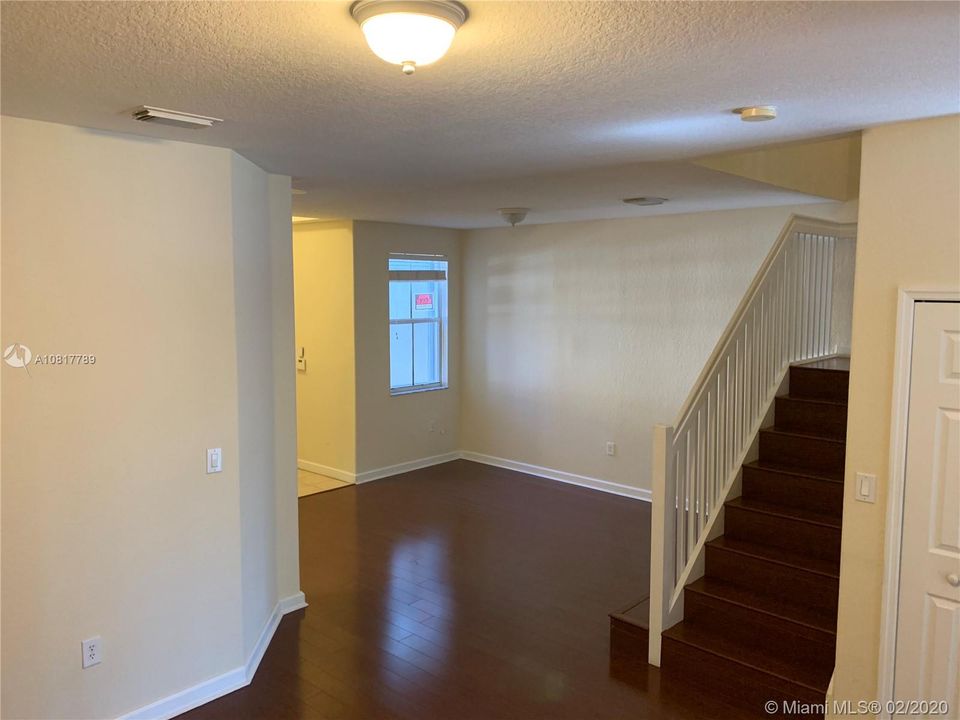 Recently Sold: $335,000 (3 beds, 2 baths, 1683 Square Feet)