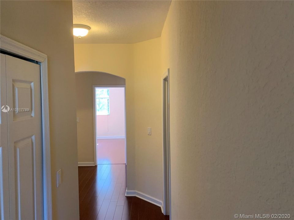 Recently Sold: $335,000 (3 beds, 2 baths, 1683 Square Feet)