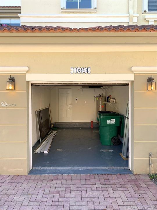 Recently Sold: $335,000 (3 beds, 2 baths, 1683 Square Feet)