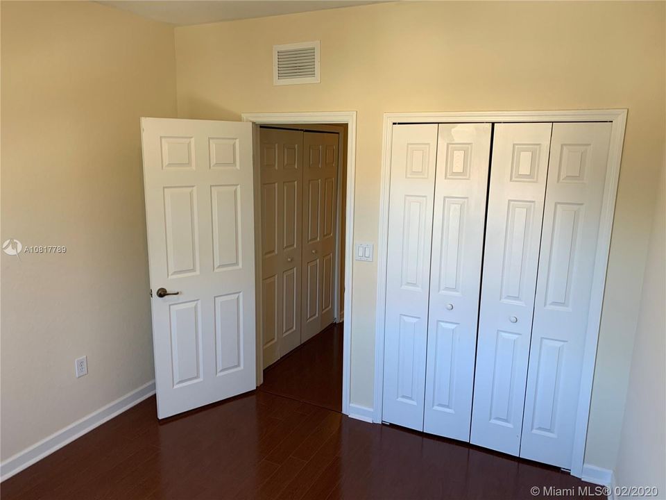 Recently Sold: $335,000 (3 beds, 2 baths, 1683 Square Feet)
