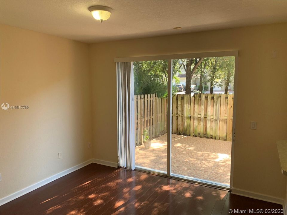 Recently Sold: $335,000 (3 beds, 2 baths, 1683 Square Feet)
