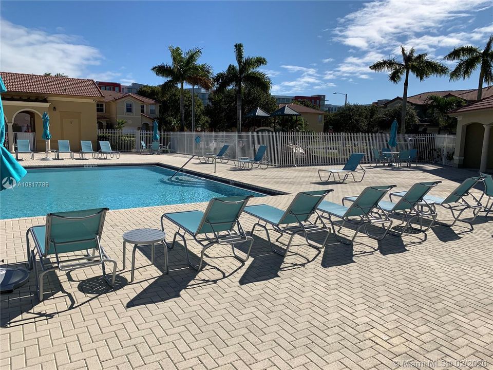Recently Sold: $335,000 (3 beds, 2 baths, 1683 Square Feet)