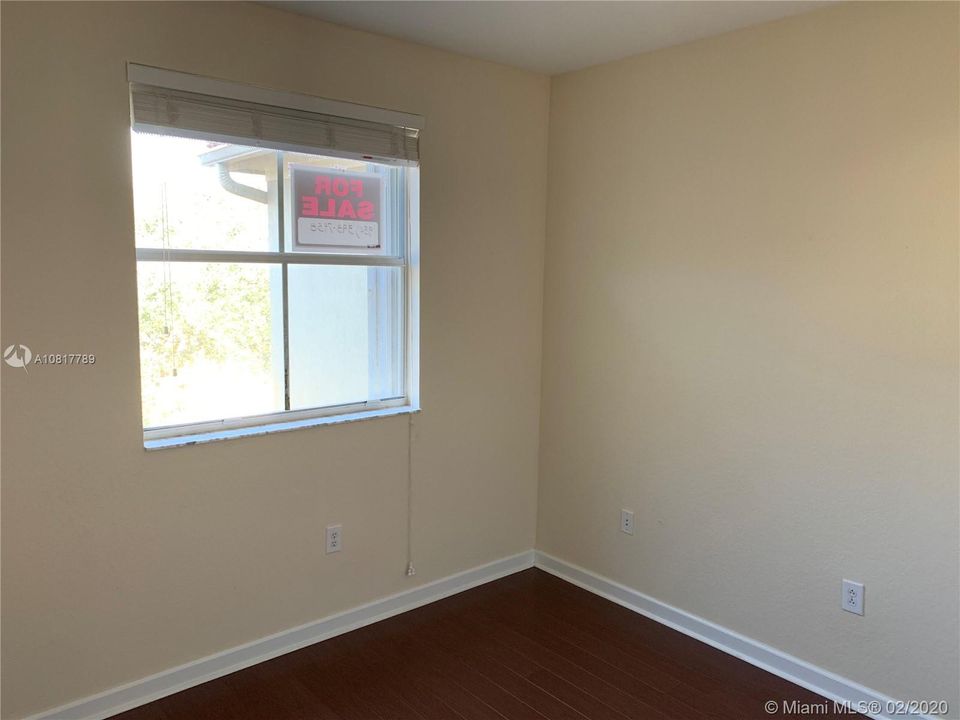 Recently Sold: $335,000 (3 beds, 2 baths, 1683 Square Feet)