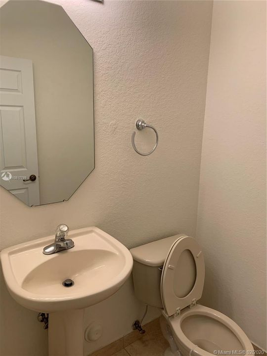 Recently Sold: $335,000 (3 beds, 2 baths, 1683 Square Feet)