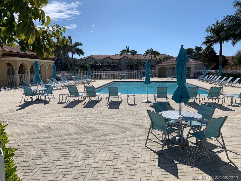 Recently Sold: $335,000 (3 beds, 2 baths, 1683 Square Feet)