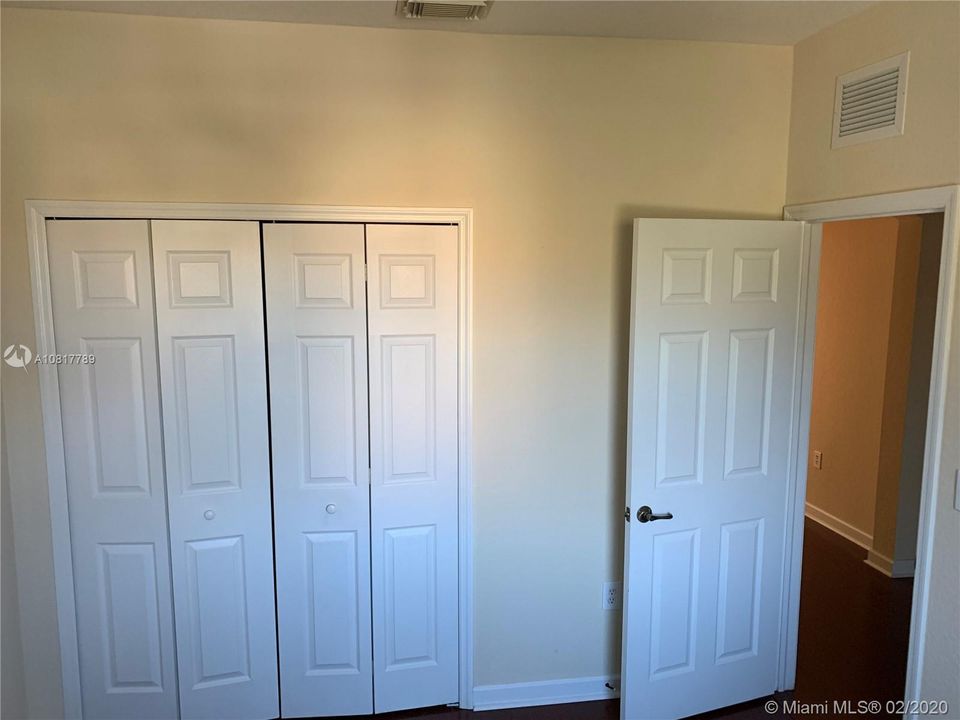 Recently Sold: $335,000 (3 beds, 2 baths, 1683 Square Feet)