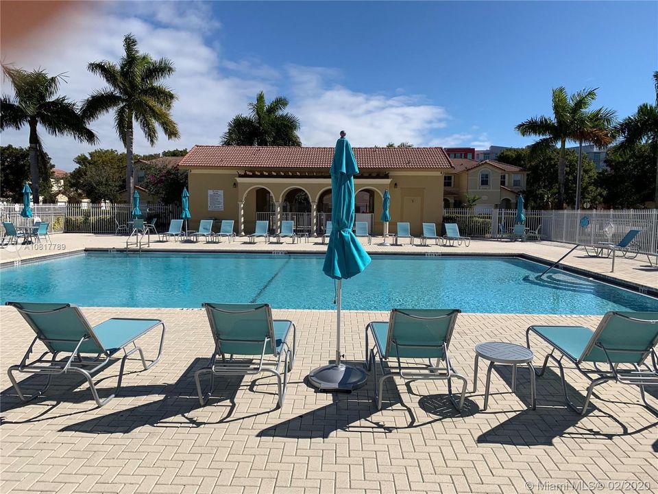 Recently Sold: $335,000 (3 beds, 2 baths, 1683 Square Feet)