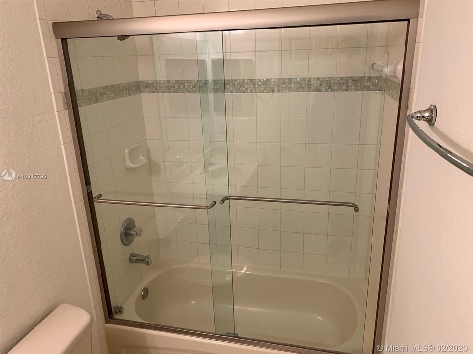 Recently Sold: $335,000 (3 beds, 2 baths, 1683 Square Feet)