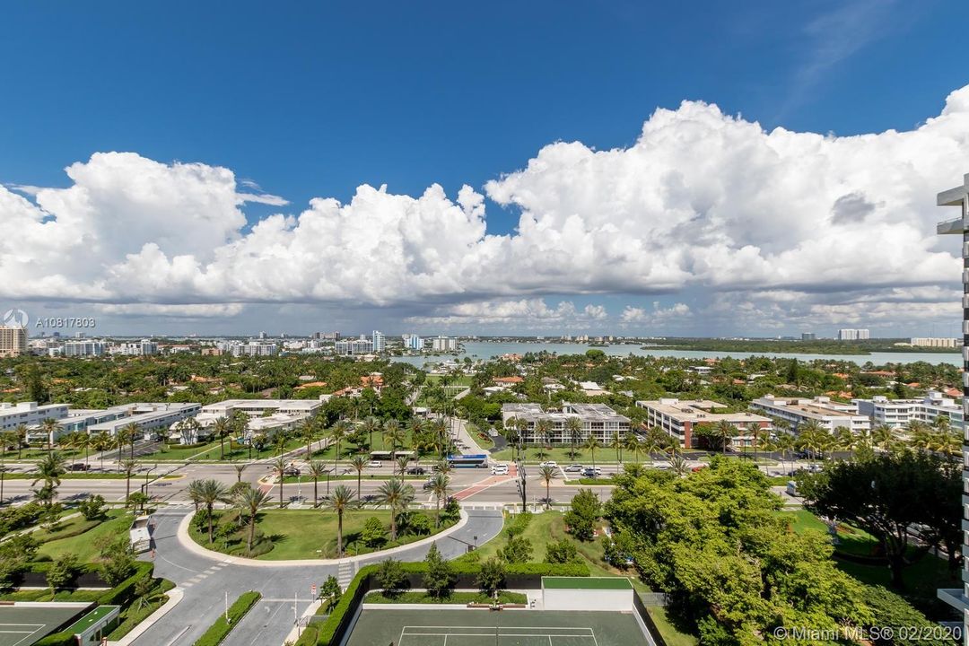 Recently Sold: $9,999,000 (4 beds, 5 baths, 3992 Square Feet)