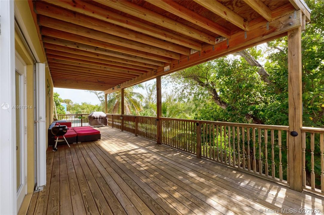 Недавно продано: $389,000 (3 спален, 2 ванн, 1200 Квадратных фут)